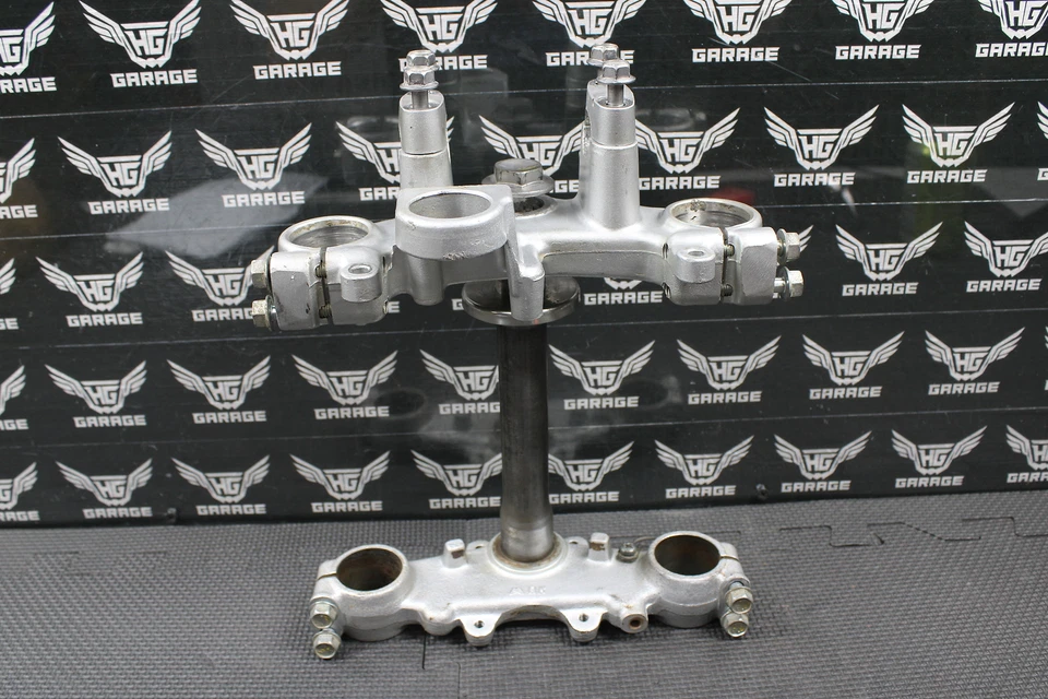 99-04 Yamaha TTR225 1999 OEM horquillas delanteras inferior superior triple árbol barra de vástago abrazadera Foto 1 de 4