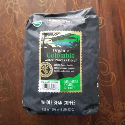Kirkland Orgánico Colombiano Descafeinado Grano Entero Café, 2 Lbs Medio Tostado Oscuro Foto 1 de 4