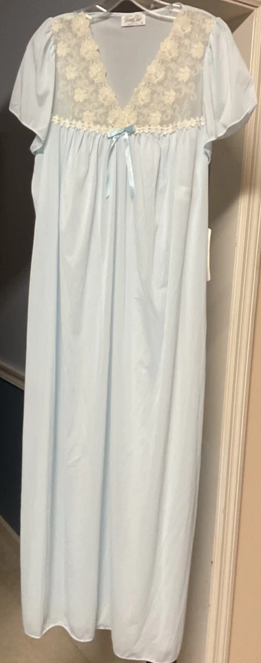 Vanity Fair Blue Nightgown Long Size M - Image 1 of 4