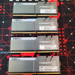 G. SKILL Trident Z RGB 32GB DDR4-3200 F4-3200C16Q-32GTZR CL16-18-18-38 - Afbeelding 1 van 3