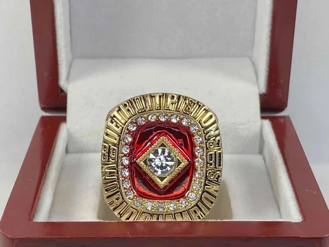 Detroit Pistons Championship Ring - 1990 Finals Ring - Isiah Thomas - Box Cover