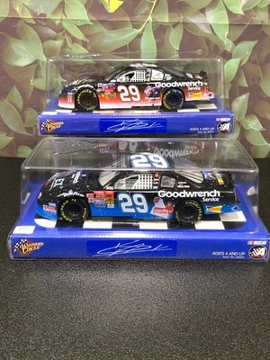 WINNER'S CIRCLE PAIR KEVIN HARVICK #29 GOODWRENCH/E.T. 2002 MONTE CARLO 1:24 - Image 1 of 4