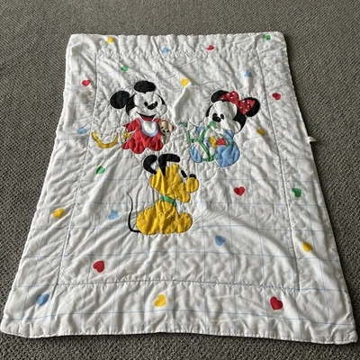 Manta acolchada vintage para cuna bebé Dundee de Disney Babies. Mickey, Minnie Foto 1 de 4