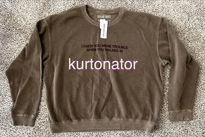 Sudadera Urban Outfitters Taylor Swift Roja Versión Taylor ARENA XL NUEVA CON ETIQUETAS Foto 1 de 4