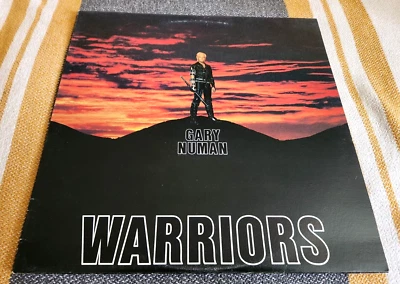 Gary Numan Warriors original 1983 LP canadense com capa interna Wea Records - Imagem 1 de 2