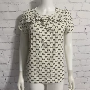 J Crew Damen Bluse 8 Elfenbein Allover Schleifen Print Plissee Knopfleiste hinten S/S - Bild 1 von 4