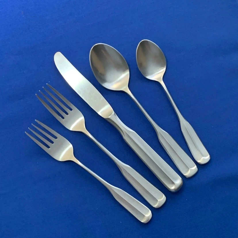 Toalha Supreme Vintage MCM Violino Alças Coloniais Cetim Aço Inoxidável Japão TWS138 - Imagem 1 de 1