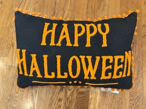 Almohada Halloween Naranja y Negro Feliz Halloween Talla Aprox 11 X 17 - Imagen 1 de 9