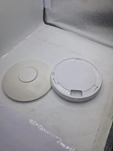 Unifi UAP SWX-UAP with Mounting Plate - Picture 1 of 5