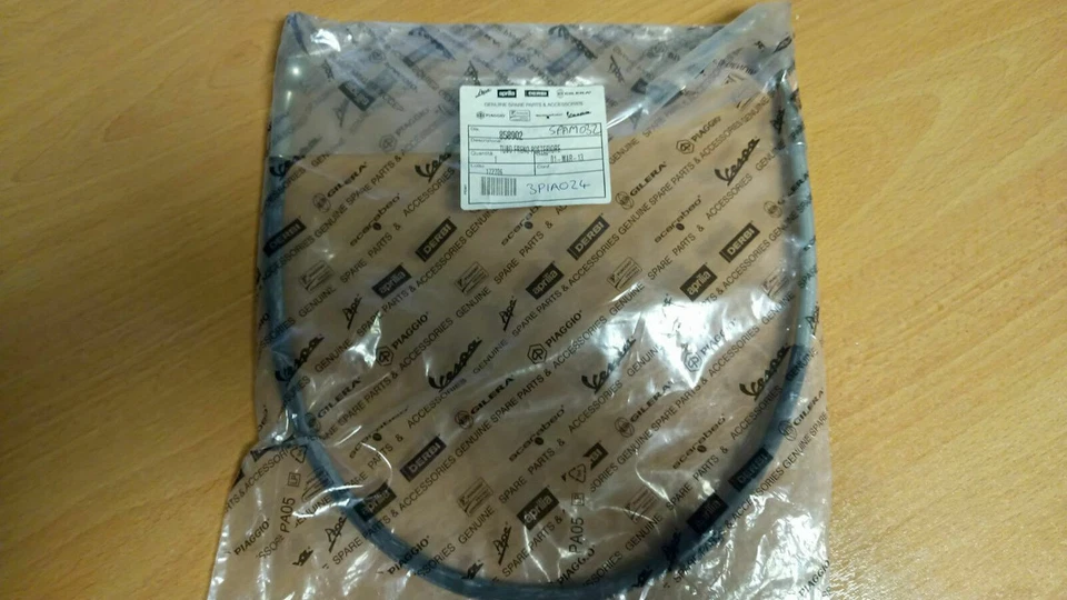 Заводской задний тормозной шланг 11-20 Aprilia RSV4 Tuono V4 1100 858902 - Изображение 1 из 4