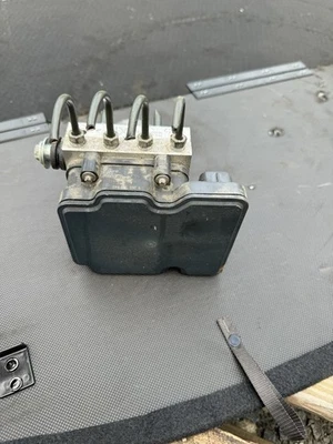 Subaru Xv Crosstrek 2013-2014 2,0 L ABS módulo de control de bomba antibloqueo (Vdc) fabricante original Foto 1 de 4