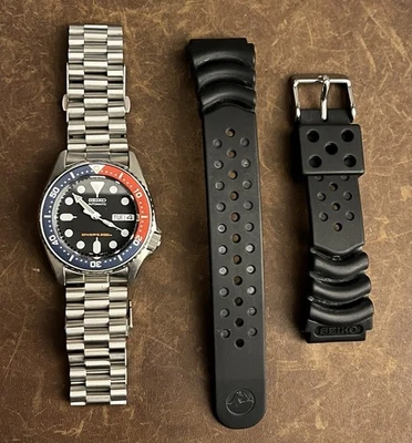 Seiko 7S26-0030 [SKX013] Automatic Men's Midsize Diver + OEM rubber Strap. 38mm - Image 1 of 4