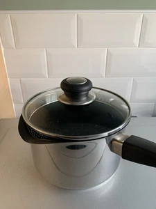 Richter Vista Edelstahl 2,5 Liter Kochtopf mit Deckel & Antihaftbeschichtung innen  - Bild 1 von 6