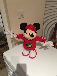 Disney Fisher Price M3 Master Moves Mickey Mouse Hip Hop Break Dance - Todo Bueno - Imagen 1 de 6