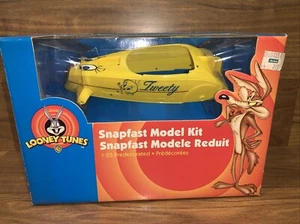 AMT Ertl Looney Tunes Tweety Car Snapfast Plastic Model Kit New Sealed - Picture 1 of 6