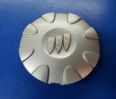 2002-2005 Buick Lesabre Wheel Center Cap Silver OEM. 9594060 - Image 1 of 4