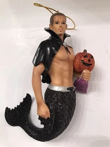 RARO Diciembre Diamantes DAMIEN Halloween Merman Ornamento - Imagen 1 de 5
