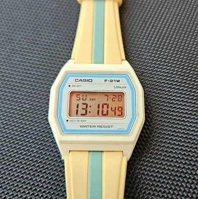 Casio F-21W - mai indossato raro vero vintage in ottime condizioni lotto 3/3 nuovo - Immagine 1 di 4