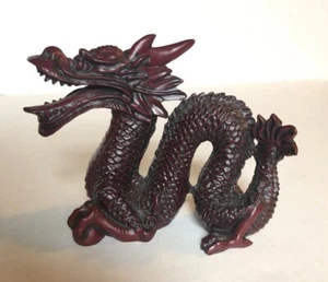 Vintage Chinese Carved Feng Shui Dragon Deep Red Resin Good Luck Statue in Box - Bild 1 von 8