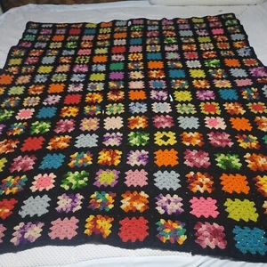 Manta afgana cuadrada de ganchillo de colección 54" x 62" negra brillante multicolor - Imagen 1 de 12
