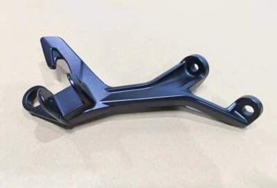 2018-2023 Kawasaki Ninja 400 Z400 Exhaust Hanger Right Pillion Peg Bracket Foto 1 de 4