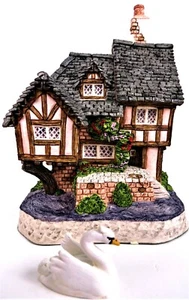 "Swan Upping Cottage" David Winter - Collectors Guild Piece #14 August 1993 EUC - Picture 1 of 12