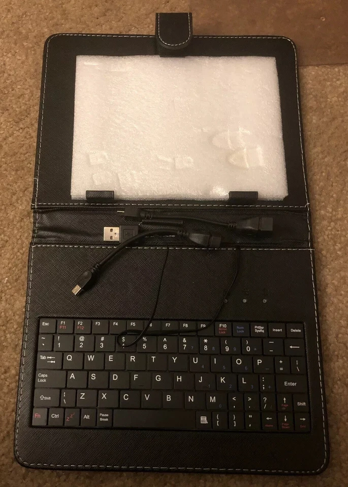 Black Case USB Keyboard  for Tablet. New In Package. With Magnet Closure - Image 1 of 4