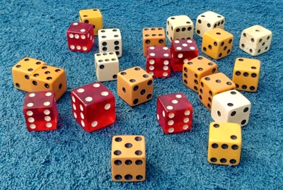 Lote De 23 Dados De Colección, Baquelita, Caramelo, Cereza Translúcida, Dados De Poker! Foto 1 de 4