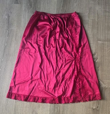 Medio Slip Vintage Montgomery Ward Borgoña Talla Pequeña Foto 1 de 4