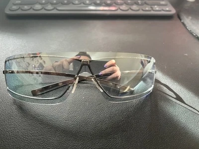 Gafas de sol estilo escudo Gucci vintage. Auténtica era Y2K. Viene con estuche y tela Foto 1 de 4