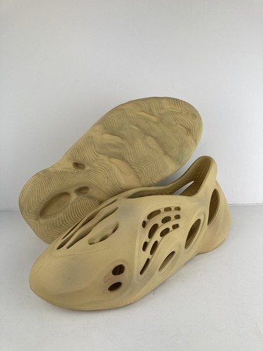 Adidas Yeezy schiuma RNNR sabbia del deserto taglia 12 GV6843