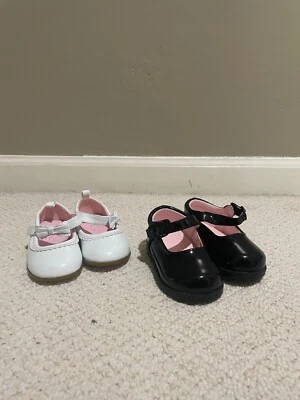 Paquete de zapatos sin cordones de charol para niños pequeños talla 4 Foto 1 de 4