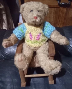 Jointed 10" Teddy Bear w/  Sweater & Wooden 9" Rocking Chair - Picture 1 of 5