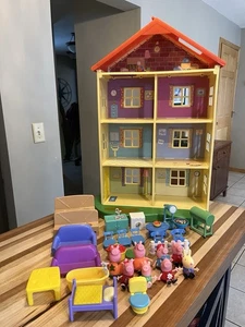 Peppa Pig Luces y Sonidos Hogar Familiar Juego Casa de Muñecas Peppa Pig Muebles 2003 - Imagen 1 de 24