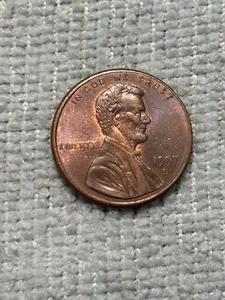 1997 LINCOLN CENT ERROR OFF CENTER, TOUCHING AM, RB Rainbow hue - Picture 1 of 18