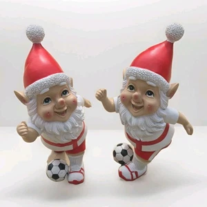2 x Mini St GEORGE Fußball Wichtel Outdoor Haus Garten Terrasse Ornament H22x B17cm - Bild 1 von 3