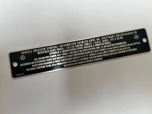 Typenschild Abgas Kontroll-Information A1105842021 für Mercedes W116 W126 NEU - Picture 1 of 3