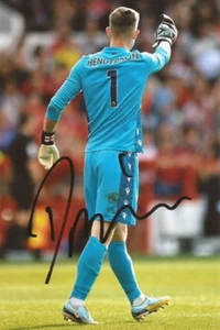 NOTTINGHAM FOREST: DEAN HENDERSON SIGNED 6x4 ACTION PHOTO+COA **PROOF** - Picture 1 of 2