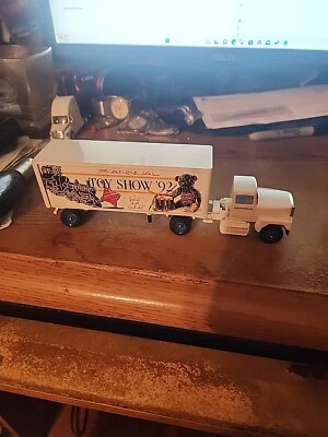 老式 1992 年 WINROSS 第 1 年年度卡莱尔玩具展拖拉机拖车 1/64 #179 VGUC — 第 1/4 张图片