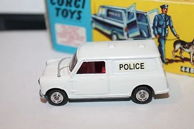 CORGI TOYS * B.M.C. MINI POLICE VAN W/ TRACKER DOG * CODE 3 * OVP - Bild 1 von 4