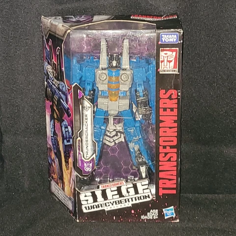 Transformers Siege War for Cybertron action figure - Thundercracker WFC-S39 Cover