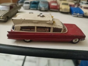 Corgi Toys Ambulanza Cadillac Chassis Scala 1:43 Come Da Foto - Foto 1 di 6