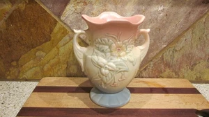 1940er Rumpf Kunstkeramik "Wildblume" Vase Nummer W-4 6 1/2" matt rosa/blau - Bild 1 von 5