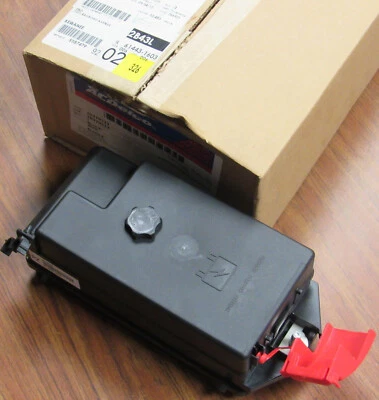 New ACdelco GM OEM 10319221 Fuse Box 2002-2003 Pontiac Grand Prix - Image 1 of 2