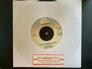 50%OFFCOUPON - The Kinks - YOUNG CONSERVATIVE/DON'T FORGET TO 45 VG+/VG+ - Picture 1 of 7
