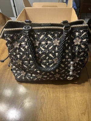 Bolso de Hombro Brighton Gloria Grande Negro Tejido Cuero con Apliques Flores Foto 1 de 4