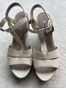 Clarks Women New Sandal Size 8 UK Brown And Blue Floral Excellente Condition - Picture 1 of 5