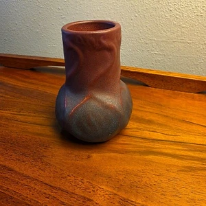 VAN BRIGGLE MULBERRY LEAVES AND VIOLETS SHAPE CABINET VASE - Picture 1 of 5