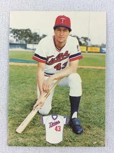 1984 Rick Stelmaszek, Minnesota Twins Team Issue Photo Card #29 of 36 - Picture 1 of 2