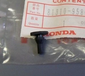 *1EA OEM HONDA RUBBER SUB CARRIER REAR RACK ATC200E ATC250ES 81310-958-680 (322Q - Picture 1 of 1